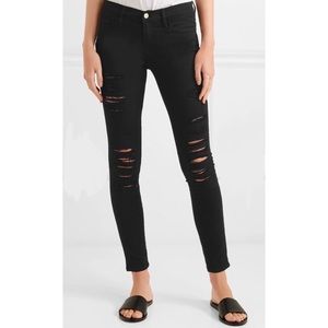 Frame Denim Black Ripped Le Skinny de Jeanne Jeans
